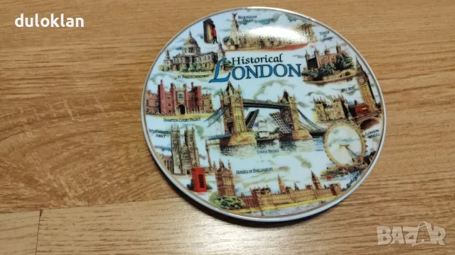 Красива,чиния от Лондон,Англия.