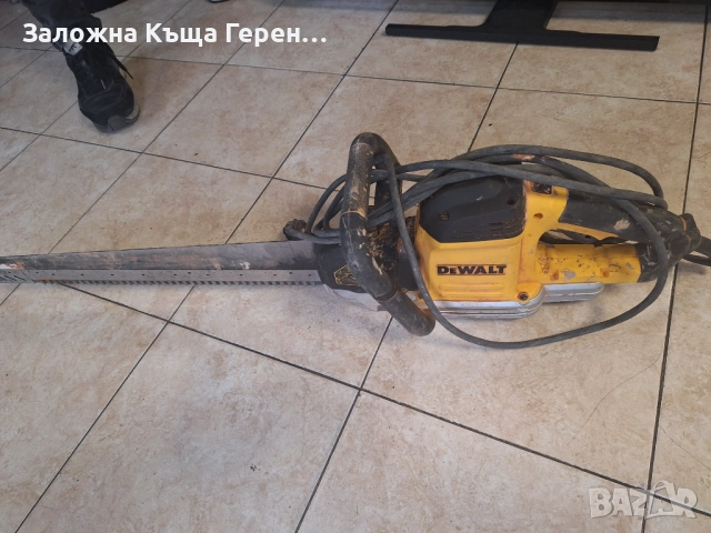 Електрически трион DeWalt DWE398