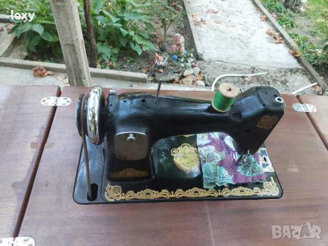 Продавам шевна машина „Панония“ – работеща, снимка 3 - Други ценни предмети - 51648960