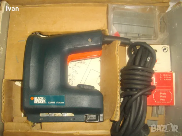 Black Decker KX418E Made in Slovenia КОМБИНИРАН ЕЛЕКТРИЧЕСКИ ТАКЕР ЗА СКОБИ И ПИРОНИ 6-14мм КАТО НОВ, снимка 2 - Други инструменти - 49292247