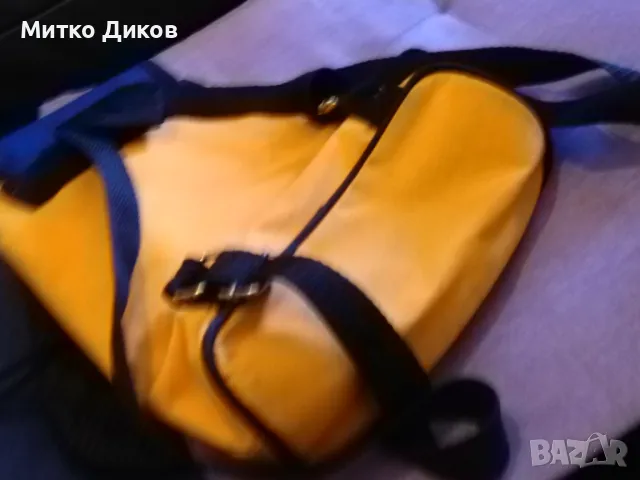 Малка компактна раничка Травелер Спорт маркова 28х23х11см, снимка 3 - Раници - 49485935