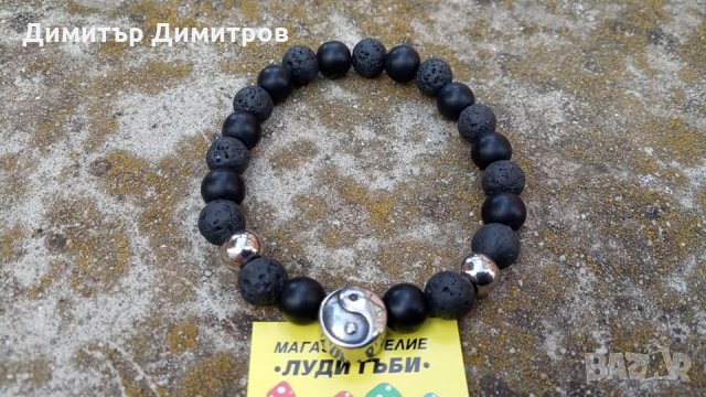 Гривни Ин и Ян. От стомана, оникс и вулканичен камък.  Бижута Луди гъби. Идея за подарък. , снимка 1