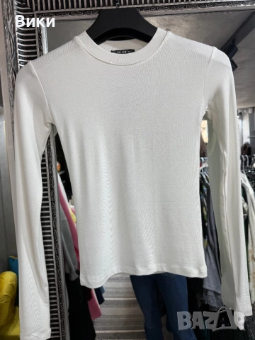 Бяла блуза налична в размер S, M u L