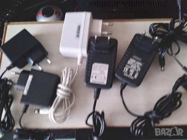 Захранващи адаптери 12 V, /1A, 1.5A, 2A, снимка 2 - Друга електроника - 51664840