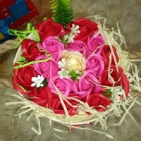 конус кашпа със сапунени рози , снимка 7 - Изкуствени цветя - 44004173