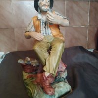 порцеланова статуетка-рибар, снимка 1 - Антикварни и старинни предмети - 32594659