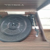 Продавам грамофон /радио/Bluetooth с говорители чисто нов Victrola 4 в 1, снимка 4 - Аудиосистеми - 37437062