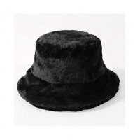 Плюшена шапка идиотка в черен цвят, снимка 1 - Шапки - 33614898