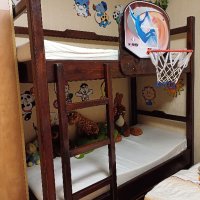 Двуетажно легло от масив, снимка 1 - Мебели за детската стая - 43574560