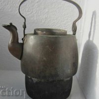 много Стар странен чайник от 19 век, с маркировка, снимка 1 - Други ценни предмети - 28944693
