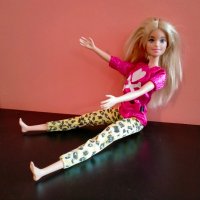 Колекционерска кукла Barbie Fashionistas Барби GRB59 , снимка 7 - Колекции - 40620427