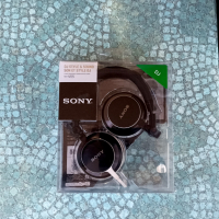 Sony, снимка 1 - Слушалки и портативни колонки - 44899052