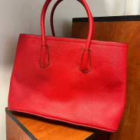Чанта червена Prada, снимка 3 - Чанти - 44872594