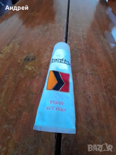 Стар крем за бръснене Корсар, снимка 1