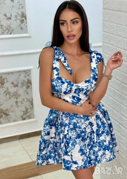 рокля с флорални мотиви , снимка 1