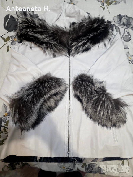 Продавам бяло яке , естествена кожа с гарнитура от сребърна лисицакожа , снимка 1