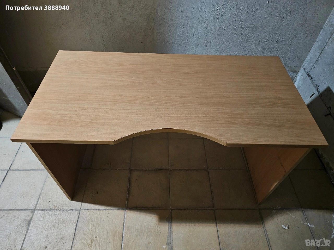 Офис бюро с контейнер към него, снимка 1