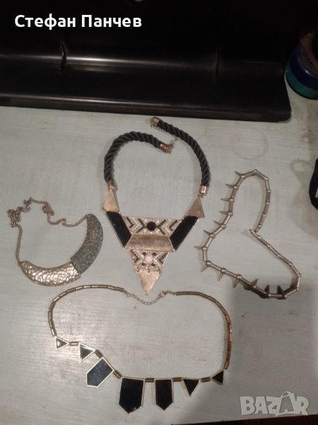 БИЖУТА Колиета с метални висулки и орнаменти, снимка 1
