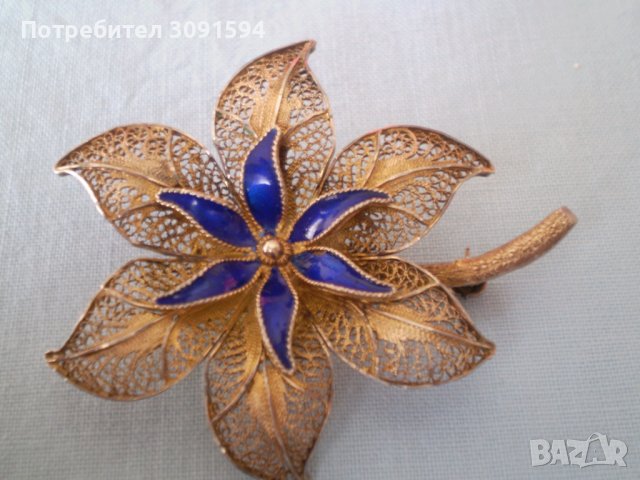  1930г майсторска сребърна брошка цвете проба 835 филигран емаил позлата , снимка 1 - Антикварни и старинни предмети - 36875765