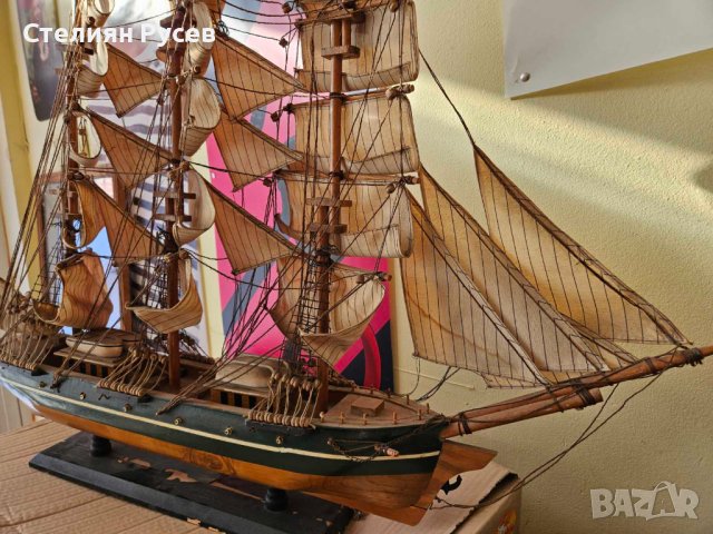 дървен макет на кораб титаник -цена 220 лв размер 80 на 65см височина, снимка 1 - Антикварни и старинни предмети - 43745899