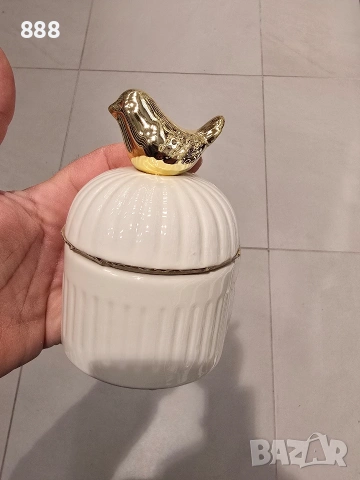 порцеланови кутии бурканчета птичка