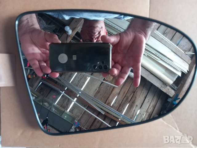 Продавам стъкло за дясно огледало за NISSAN QASHQAI J10 