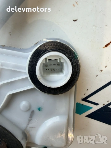 69030-02560 дясна брава предна от Toyota C-HR 2.0 l-VVTi Hybrid двигател M20AFXS 150 кс., 17000 km, снимка 5 - Части - 53425430