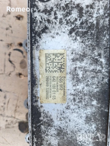 Маслен охладител от мерцедес 6421810165, снимка 3 - Части - 50503504