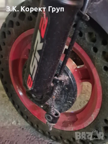 Електрическa тротинетка APRILIA E-SR2 ДО 25 КМ/Ч, ПРОБЕГ ДО 25 КМ, снимка 6 - Скутери и тротинетки - 51135168