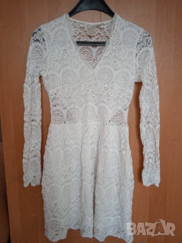 Бяла дантелена рокля НМ