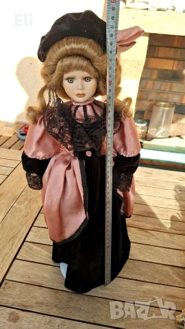 Винтидж порцеланова кукла , колекционерски порцел от Тюрингия, снимка 2 - Кукли - 53489492