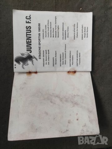 Продавам JUVENTUS F.C. TORINO STAGIONE SPORTIVA 1988/86  Лошо състояние , след някакво намокряме; по, снимка 2 - Фен артикули - 37334043