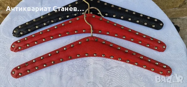 8 броя Винтидж кожени закачалки с капси

, снимка 14 - Антикварни и старинни предмети - 50341479