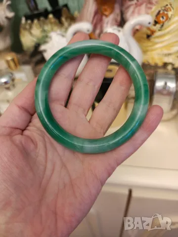 Гривна естествен нефрит, снимка 2 - Гривни - 47582347