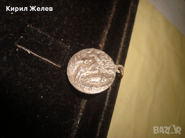 СТАРА ДВУСТРАННА БРОНЗОВА РЕЛЕФНА ПОСРЕБРЕНА ИКОНА ИКОНКА КАТОЛИЧЕСКА 21688, снимка 7 - Антикварни и старинни предмети - 32522875