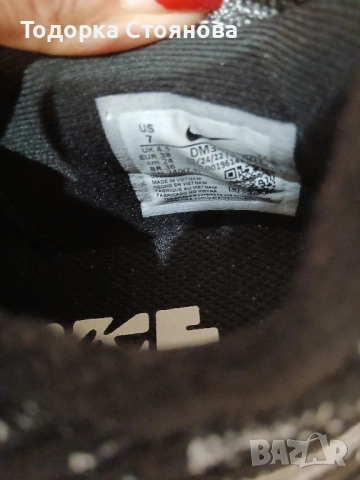 Дамски маратонки Nike, снимка 4 - Маратонки - 51782583