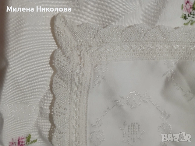 Покривка с бродерия и дантела 110/150, снимка 2 - Покривки за маси - 52461646