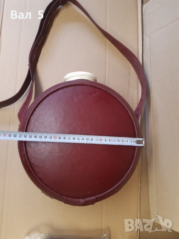 Огромен стар метален термос, снимка 3 - Антикварни и старинни предмети - 52839785