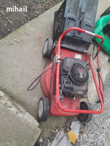 на части косачка с двигател Briggs & Stratton Vertical Engine 5.5 HP Quantum, снимка 3 - Градинска техника - 49055520