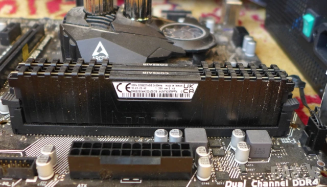 Памет: 32GB, 2x Corsair DIMMDDR4-3600 (CMK32GX4M2Z3600C18, Vengeance LPX, INTEL XMP)