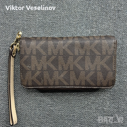 Оригинално Michael Kors Signature Logo Zip Around Портмоне, снимка 2 - Портфейли, портмонета - 52888309