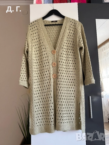 Плетена жилетка с големи копчета