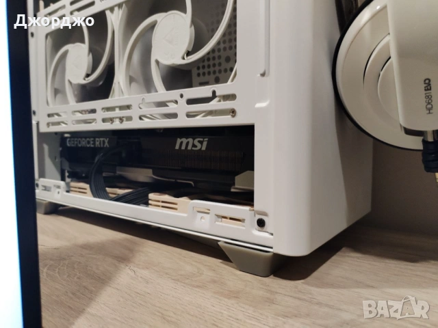 RTX 5070 MSI VENTUS X3 12GB, снимка 2 - Видеокарти - 53142728