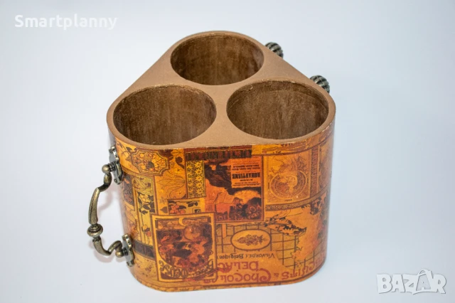 Елегантна винтидж дървена тройна поставка за вино