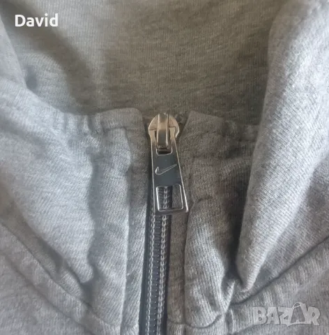 Оригинално мъжко горнище Nike Graphic Top, снимка 4 - Спортни дрехи, екипи - 49210920