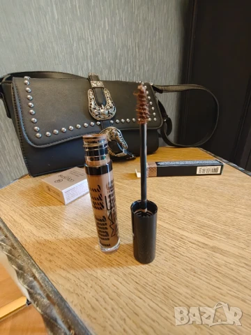  Medavita лот маски и спрейове плюс бой за коса  Спирала за вежди и сенки .За червено и златокоси  , снимка 17 - Продукти за коса - 50520112