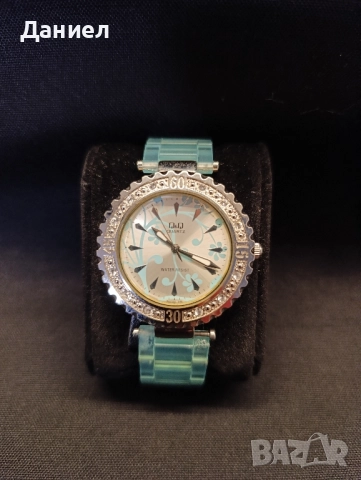 Дамски часовник Q&Q, снимка 2 - Дамски - 51781704