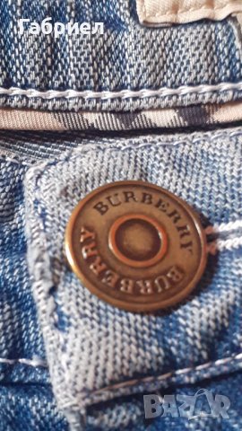Къси дънки Burberry. 
