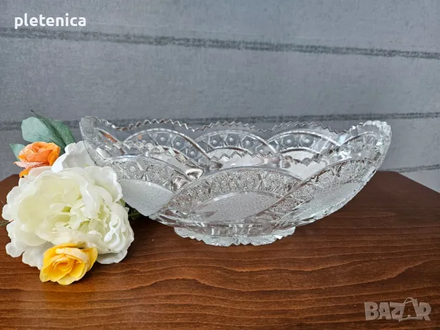 Кристална овална купа