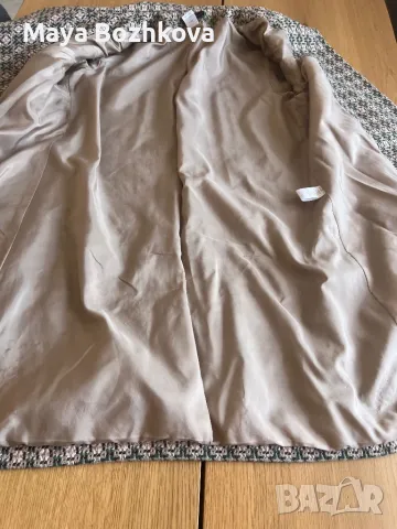 Есенно дамско палто р-р 40, снимка 9 - Палта, манта - 47955854